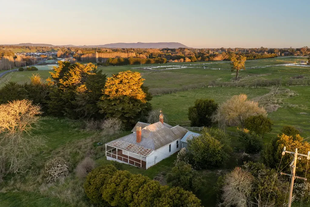 Kyneton 3 Bedroom Strategic 20-Acre Landholding on Kyneton's Growth Front