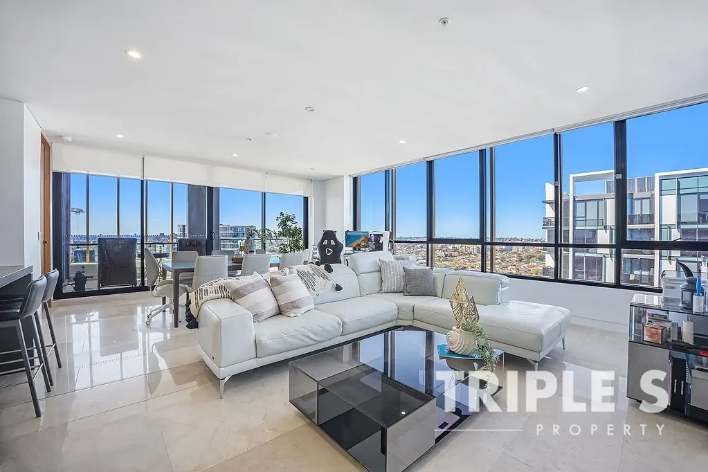Eastgardens 4 Bedroom Penthouse | With Upper Terrace And Good Flow Of Wind | North Facing