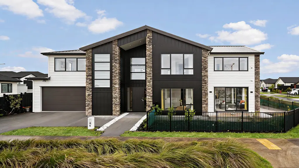Milldale 6ห้องนอน Architectural Luxury with Granny Potential