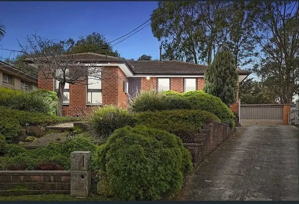 Spacious, Stylish and Well-Located
