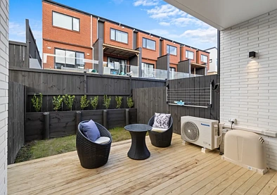 Terrace Home in the Heart of Flat Bush - Stylish, Low-Maintenance Living