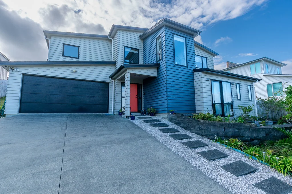 Spacious 4-Bedroom Family Home in Gulf Harbour
