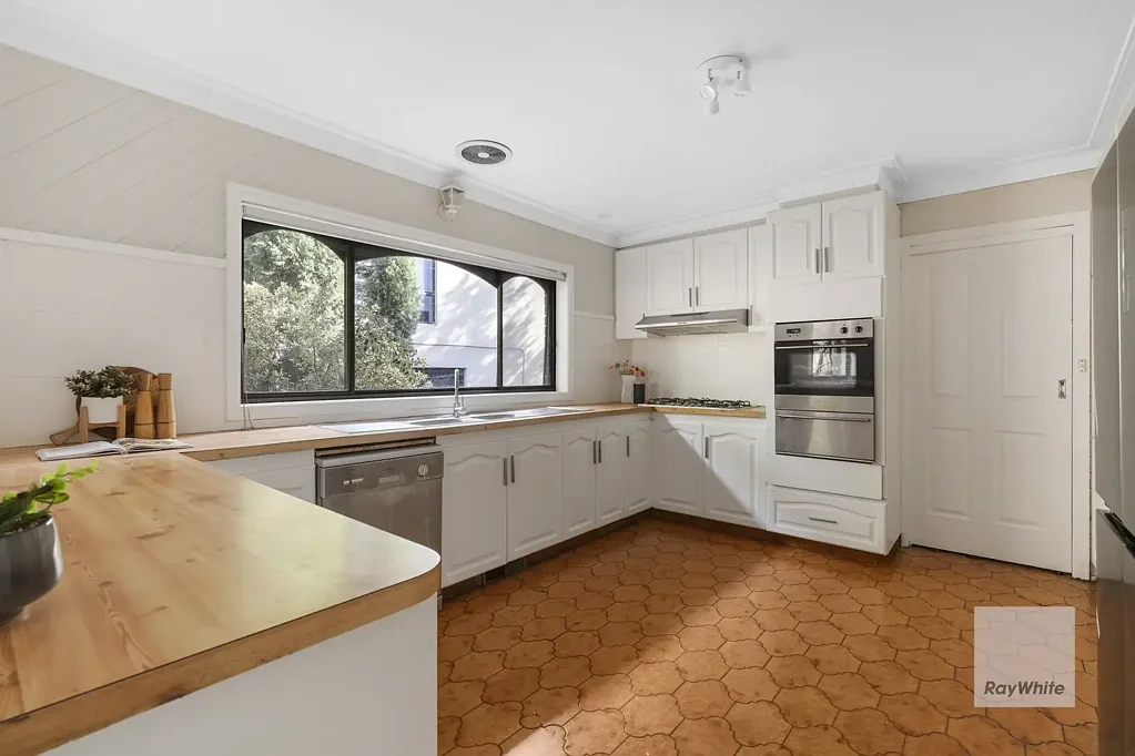 Bundoora 6Zimmer The Best Opportunity for Investors!