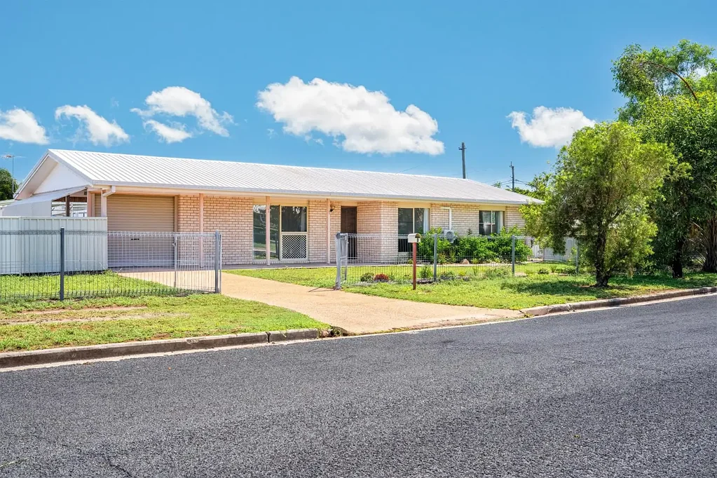 4 BEDROOM HOME - NORTH SIDE OF TOWN