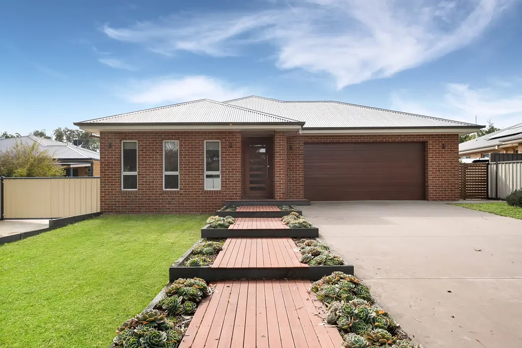 36 Ross Street, Heathcote, VIC 3523