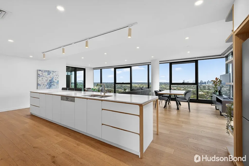 Doncaster 4Zimmer Luxury Penthouse Living with Panoramic City Views