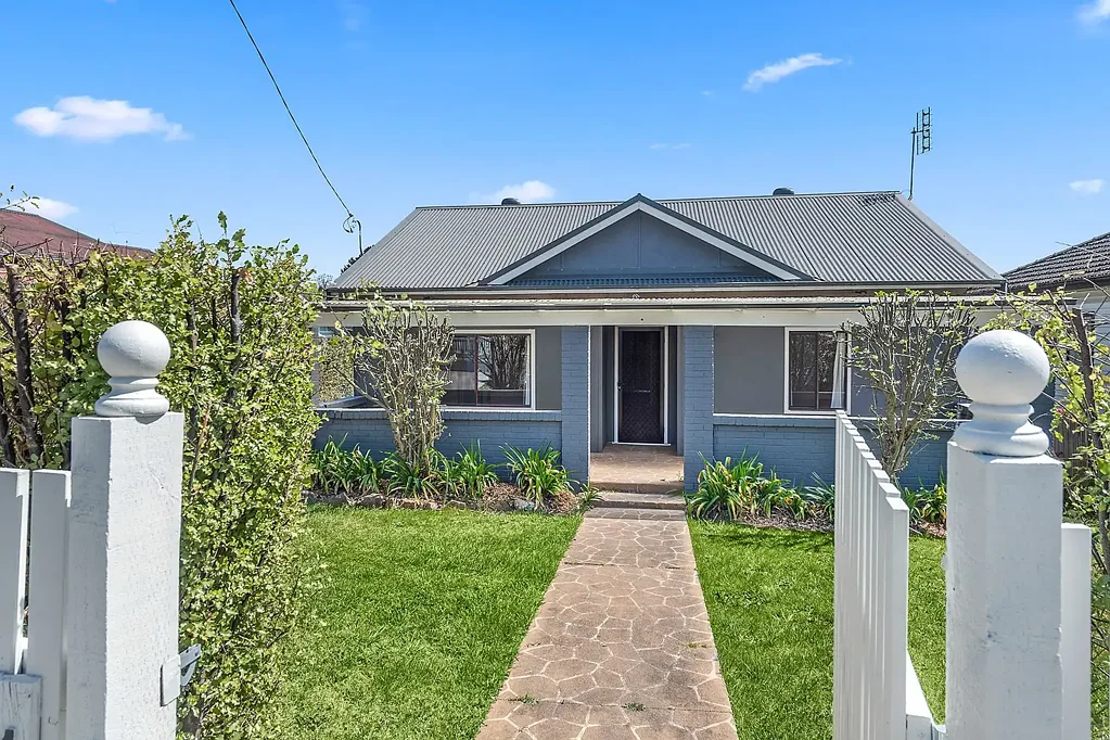 Moss Vale 3Kwarto Charming Cottage in Prime Throsby Street Location