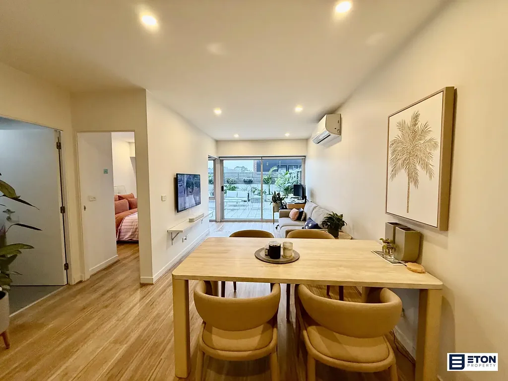 Two-Bedroom Apartment with an Expansive Balcony in the Heart of St Kilda