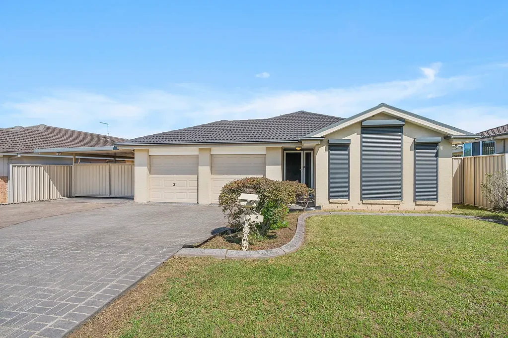 SPACIOUS FAMILY LIVING IN A PRIME WORRIGEE LOCATION