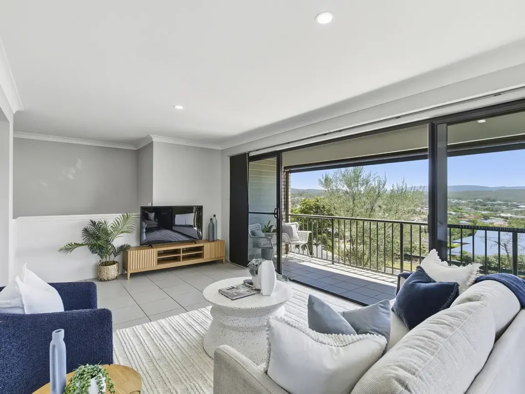 35 Yamba Street, Pacific Pines, QLD 4211