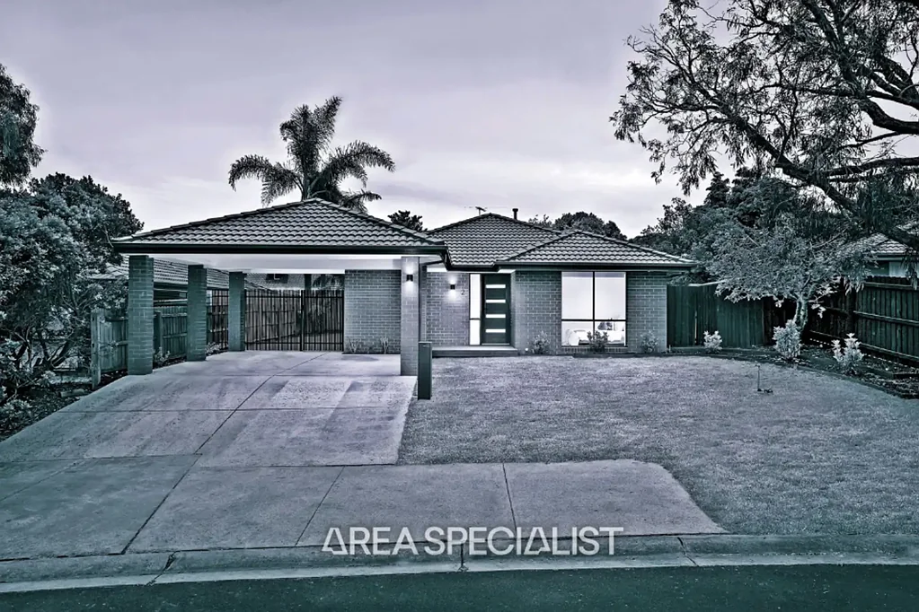 2 Saltbush Glade, Frankston, VIC 3199