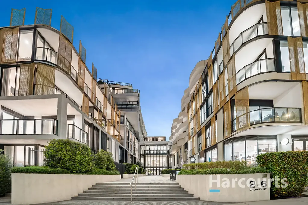 Oakleigh 3Zimmer Live in Luxury or Invest with Confidence in the Heart of Oakleigh!