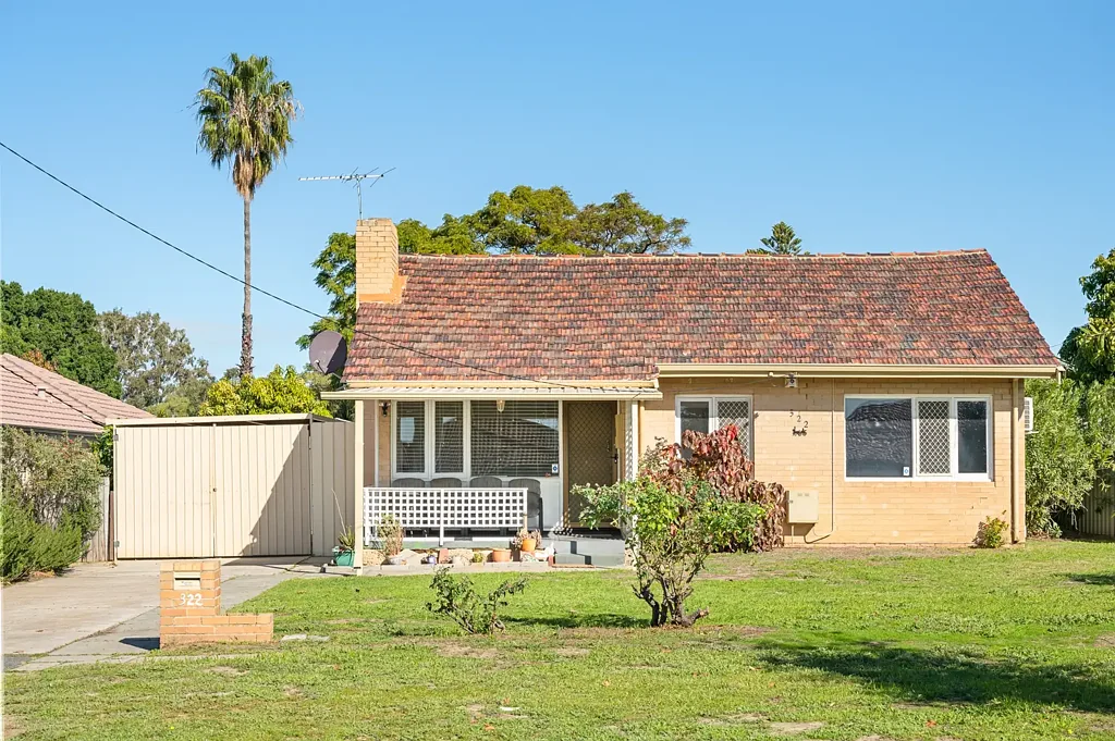 Cloverdale 3chambre AUCTION: 15TH JULY, 6:00PM START