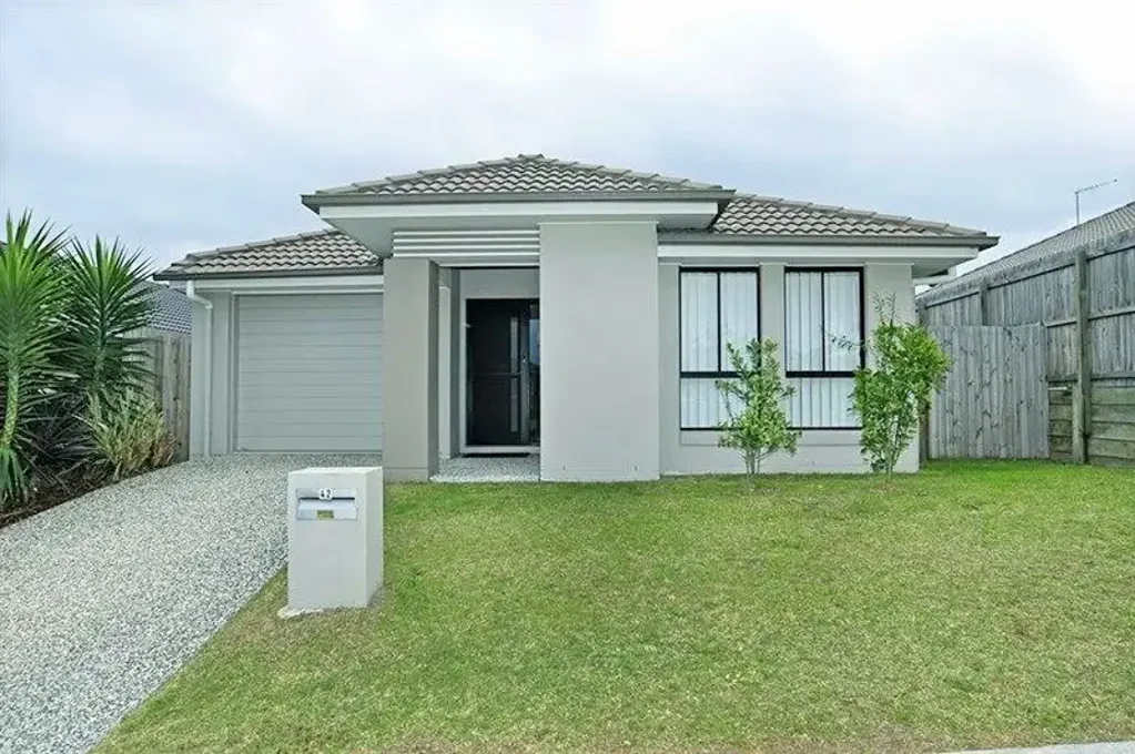 Modern Home with Ducted Air Conditioning
