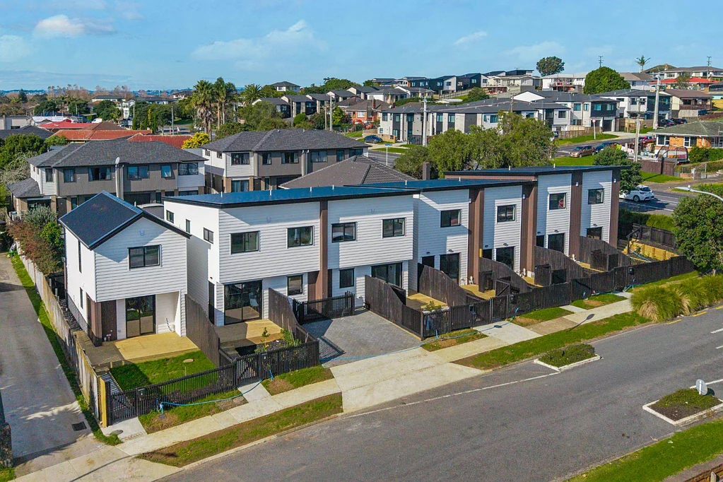 Mangere 2 Slaapkamer No Shared Driveway! Brand New Homes!