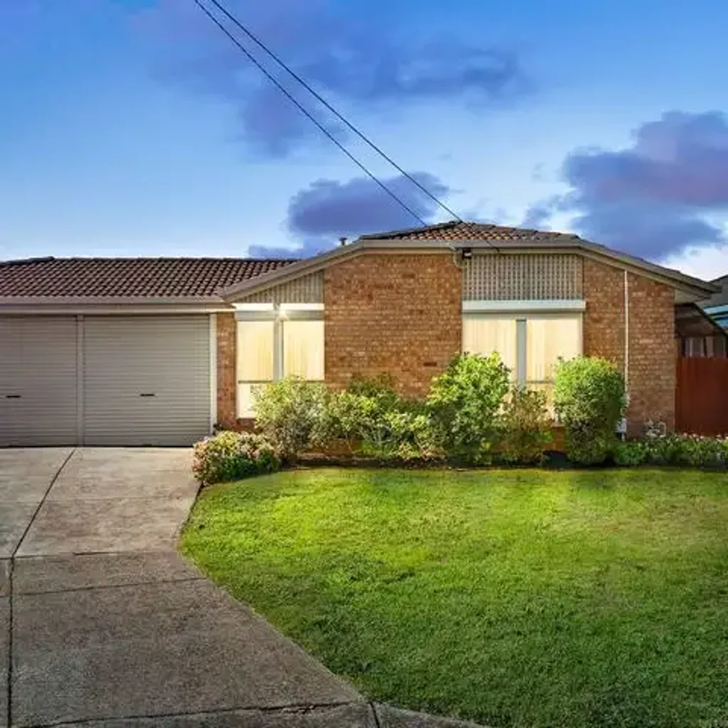 Spacious Family Living in a Quiet Court Location