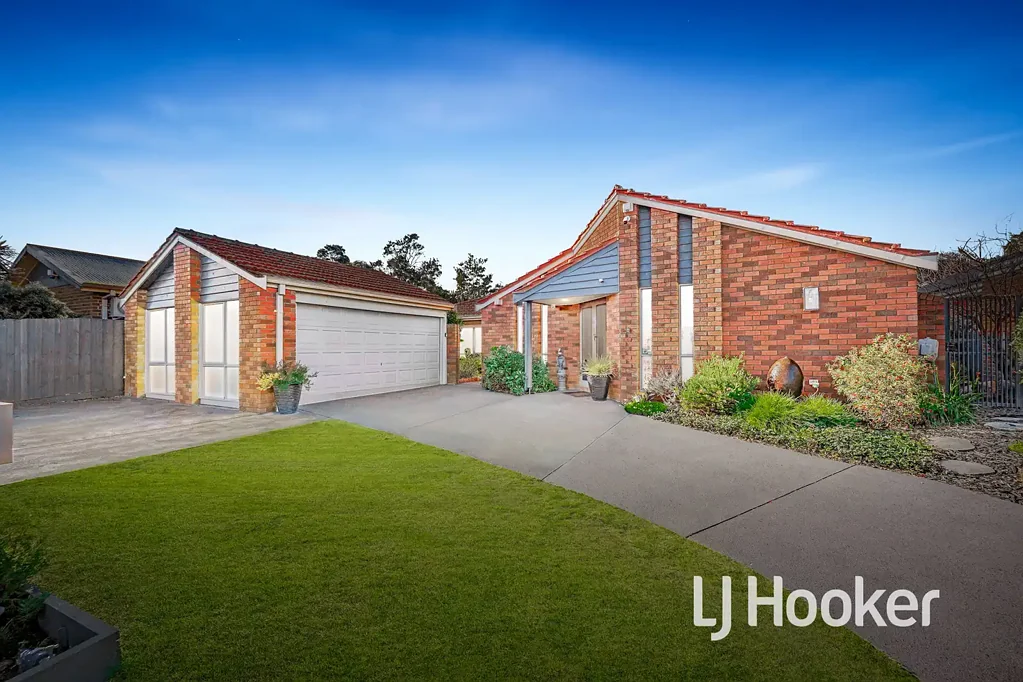 Cranbourne 5Moenga The Ultimate Family Entertainer - Immaculate, Spacious & Ready to Impress