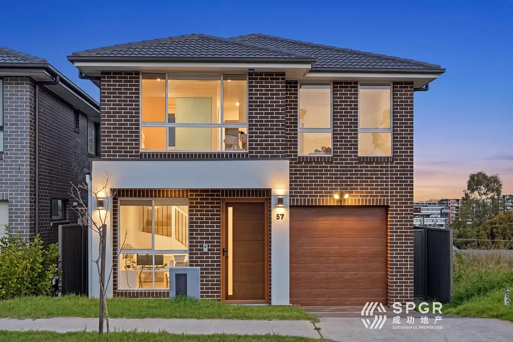 Rouse Hill 4Zimmer Modern, Bright & Convenient – The Perfect Family Home Awaits – Walk to Tallawong Metro