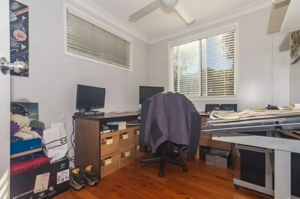 Russell Island 3 Bedroom QUIET ELEVATED CUL_DE_SAC POSITION...
EAST FACING WATER VIEWS TO NTH. STRADBROKE ISLAND