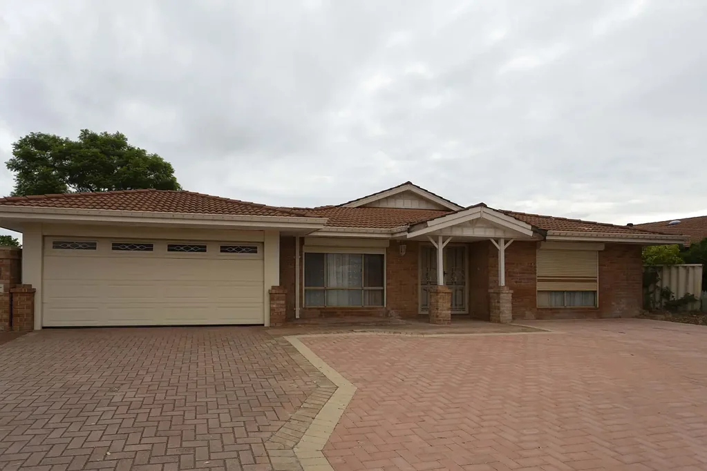 Two Houses together 7 bedrooms