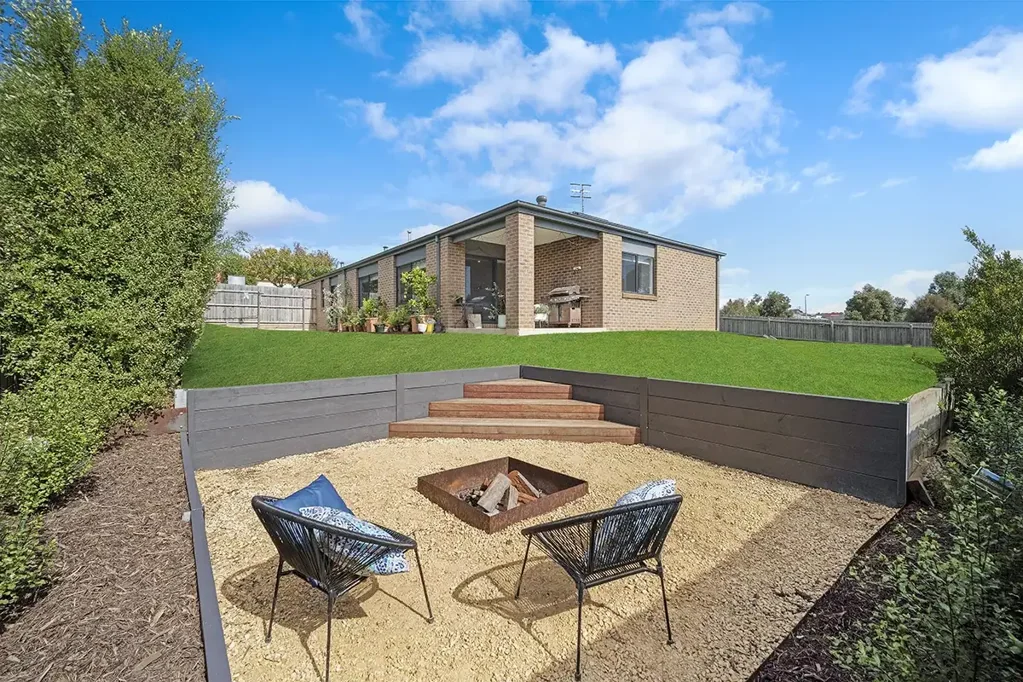 Warrnambool 4침실 Generous Block, Side Access & North Facing Living in North Warrnambool