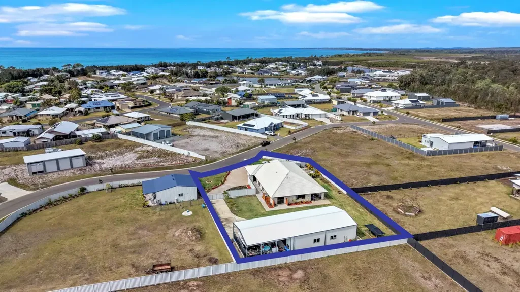 Burrum Heads 4ਬੈੱਡਰੂਮ Near New, Big Home On Half An Acre With An Enormous Shed Near The Beach!