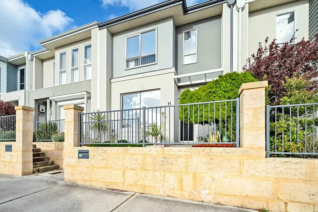 Brabham 4房  Modern Family Living in the Heart of Brabham