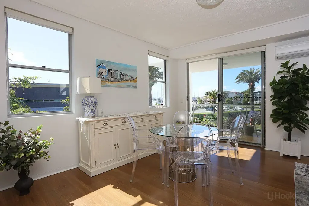 Hope Island 3房  Wake Up to Waterfront Living — A lifestyle upgrade you’ll feel every day