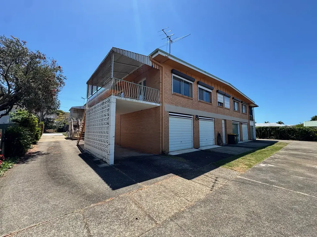 FRESHLY RENOVATED UNIT