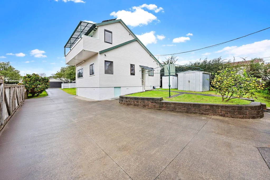 Mount Albert 4ਬੈੱਡਰੂਮ MHS FAMILY HOME / DEVELOPMENT OPPORTUNITY!