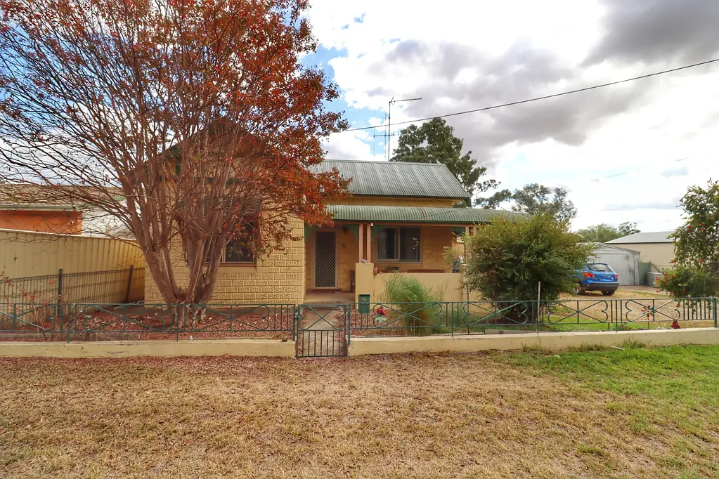 50 Brisbane Avenue, Cowra, NSW 2794