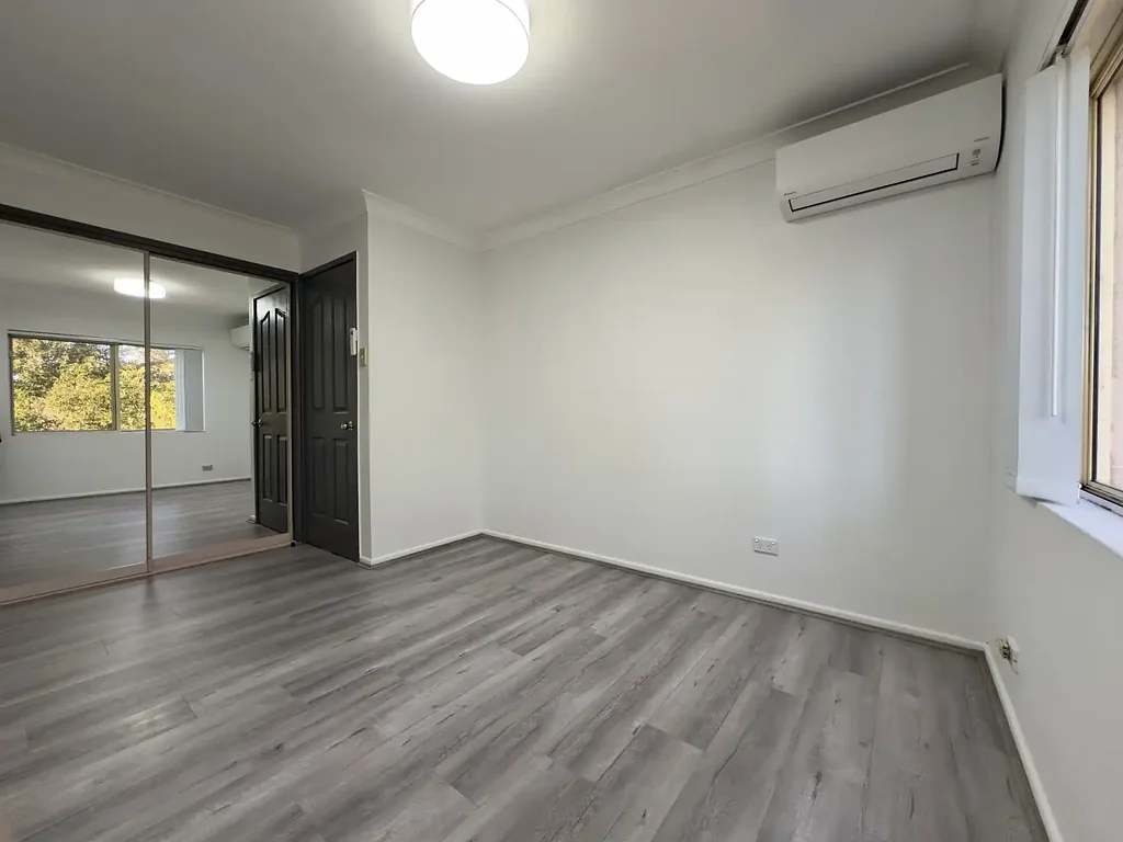 Spacious 4-Bedroom Townhouse in Prime Bankstown Location