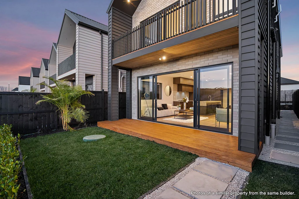Milldale 5房  Modern Family Living with Reserve Views