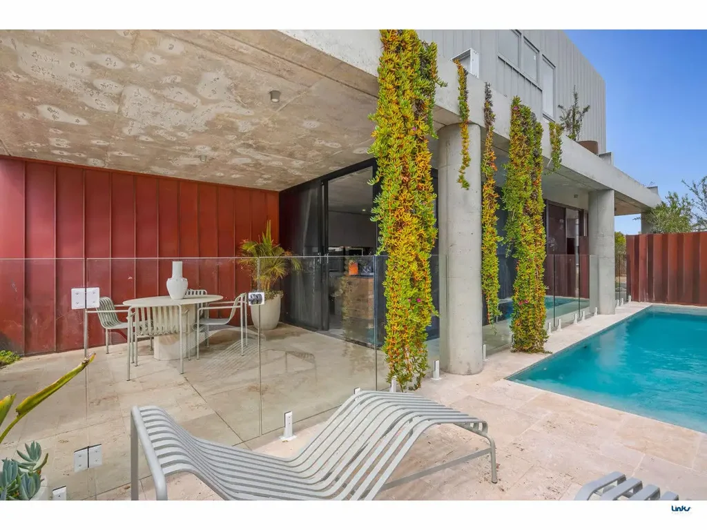 Torquay 4 Slaapkamer “Torterra House” - A Remarkable Architects Residence