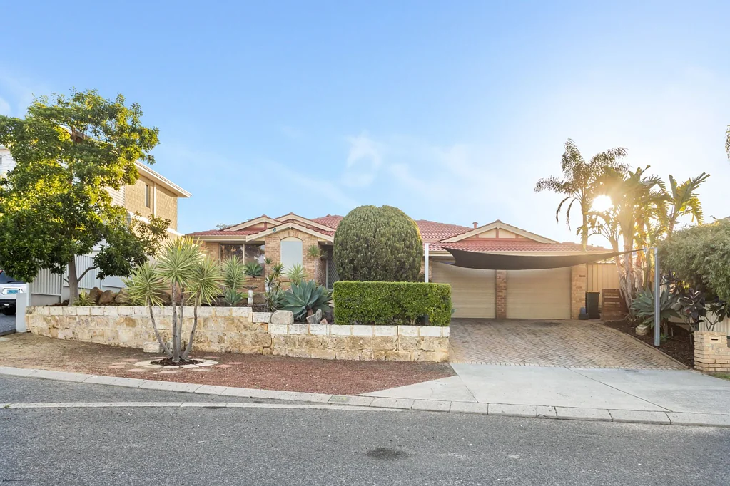 15 Firwood Trail, Woodvale, WA 6026