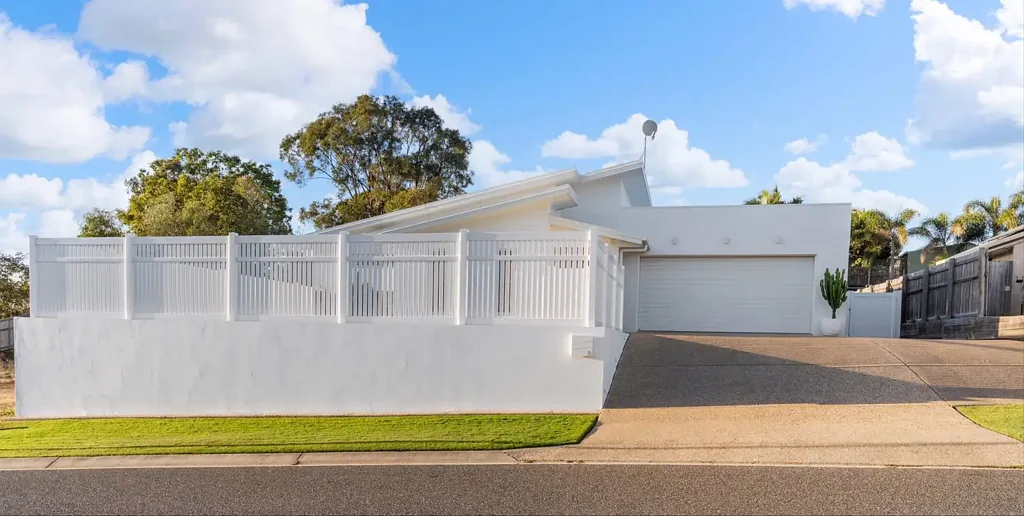 New Auckland 4 Bedroom Coastal Oasis in desirable New Auckland
