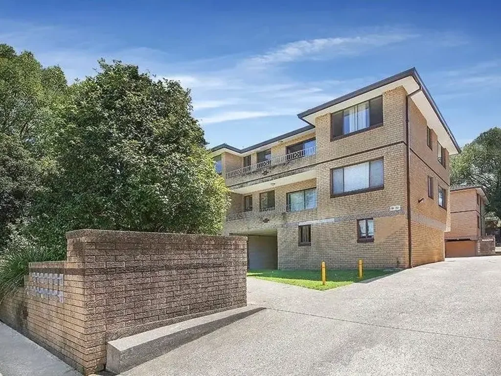 SPACIOUS 2 BEDROOM UNIT