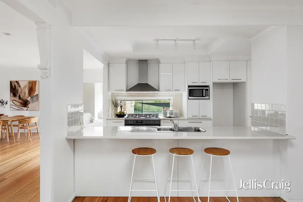 Lower Plenty 5બેડરૂમ Expansive Family Living Backing onto Plenty River Trail