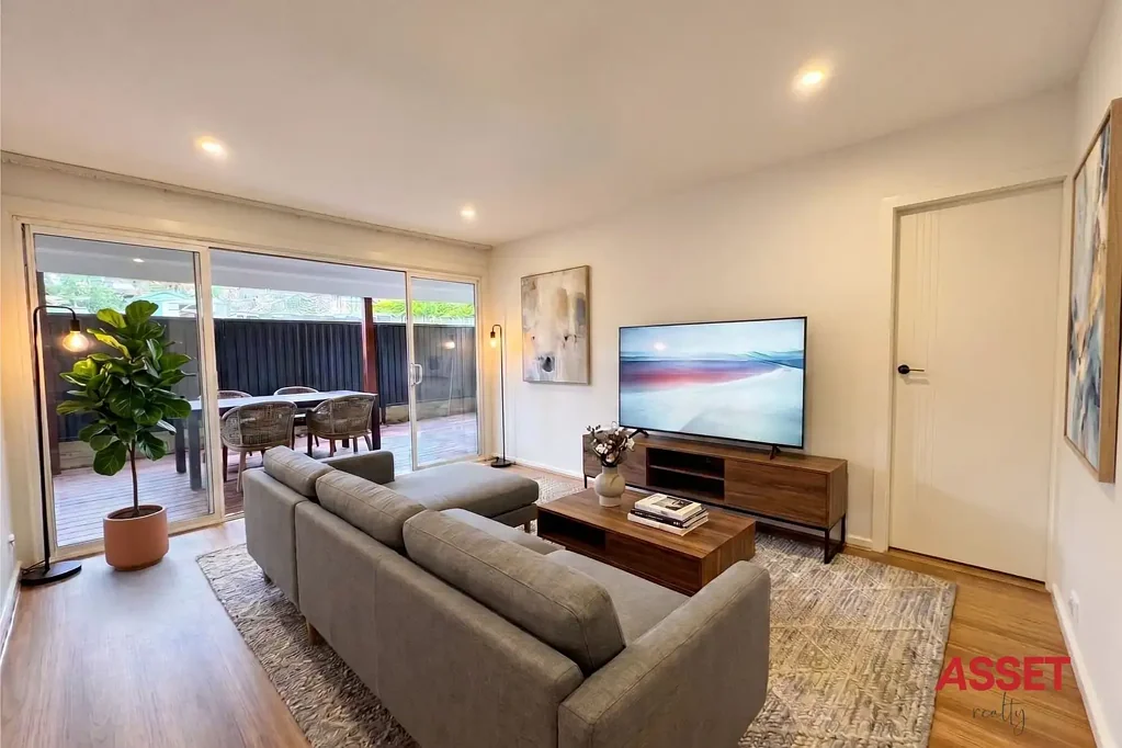 Charming Full Single Level Family Home in Prime Location