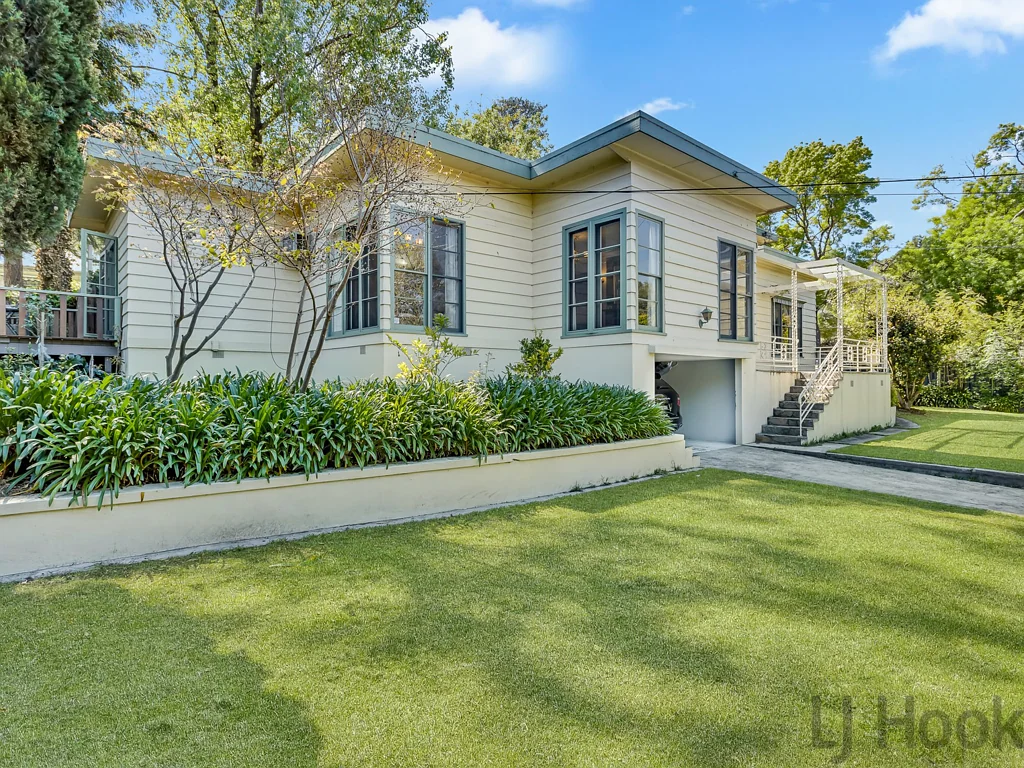 Ferntree Gully 6房 稀有巨大地块 2256㎡ 开发潜力无限 优质建筑 博罗尼亚核心 Substantial Estate approx 2,256m2 with many options