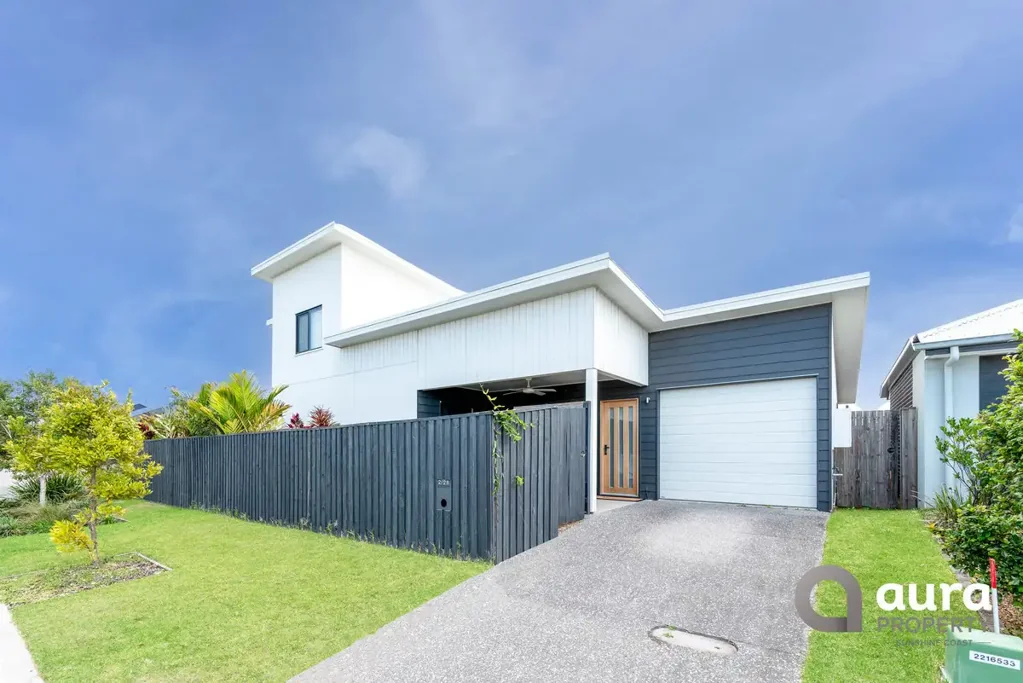 Elevate Your Lifestyle: Striking Contemporary Design in a Thriving Community