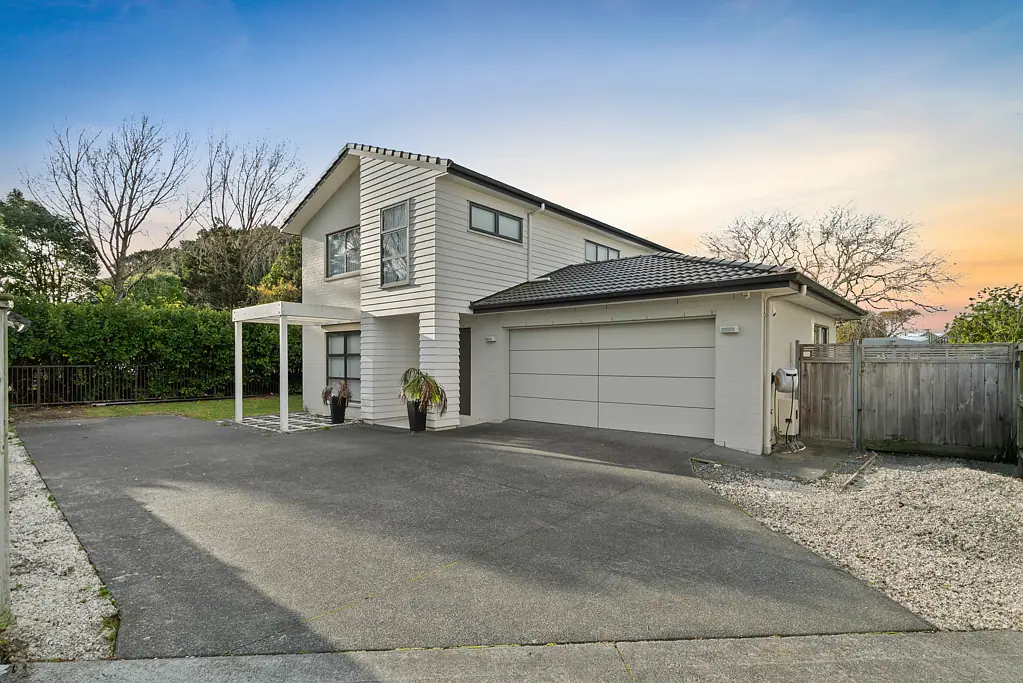 Karaka 5房  Owners relocated to Melbourne - Not coming back
