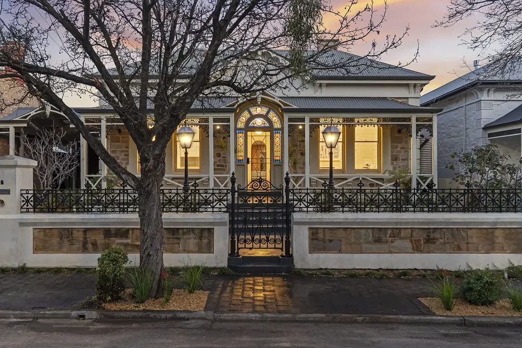 Prospect 3房  Magnificent Character Home