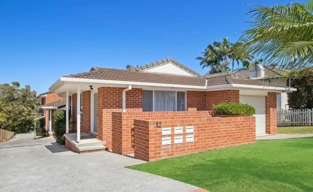 Flynn's Beach Villa - 6 month lease