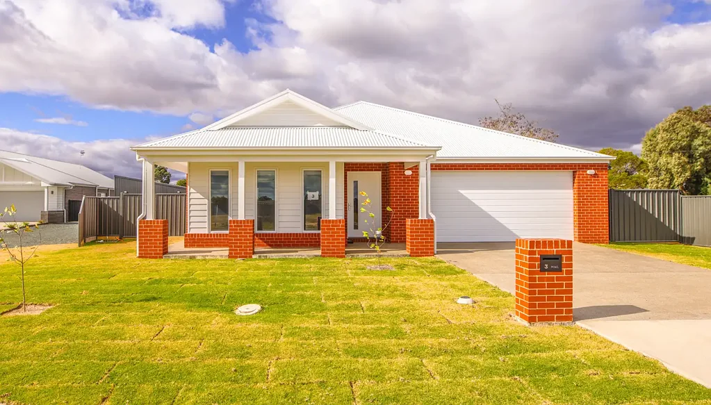 Deniliquin 4房  Brand New Home Custom-Designed for Family Living at its Finest