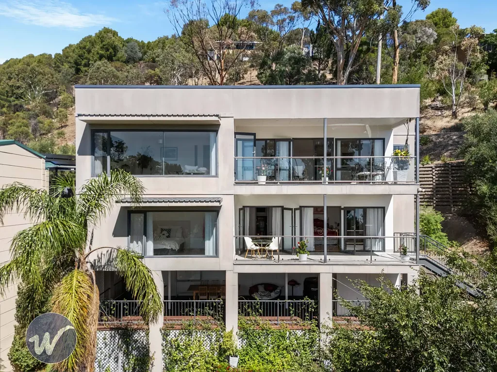 Glen Osmond 4房  Sophisticated Living, Contemporary Design and Stunning Views