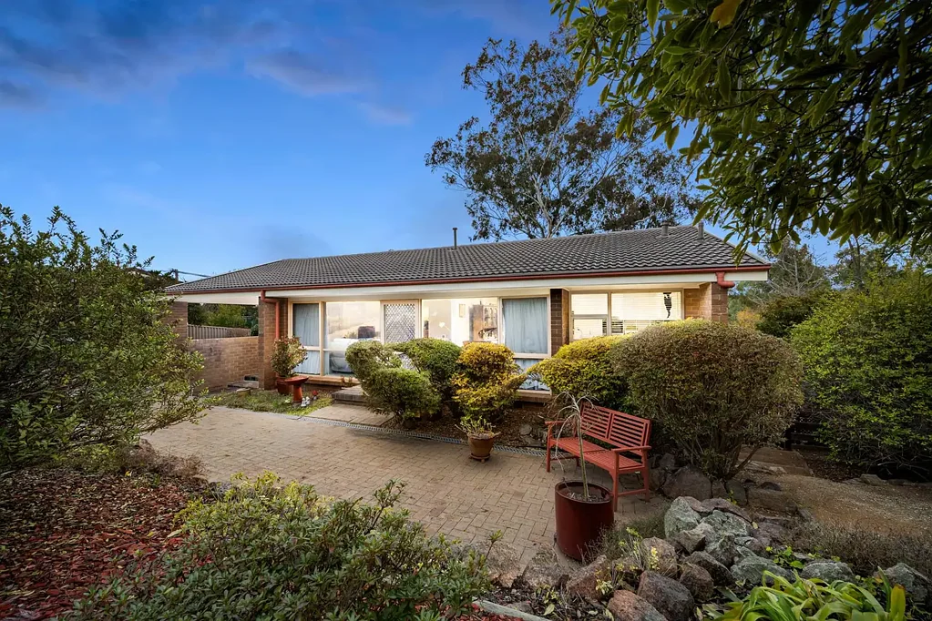 12 Holland Street, Macgregor, ACT 2615