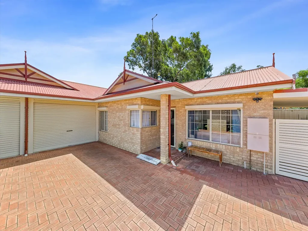 Bicton 3ਬੈੱਡਰੂਮ LOW MAINTENANCE GEM IN A CONVENIENT LOCATION!
