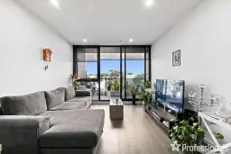 212/93 Furlong Road, Cairnlea