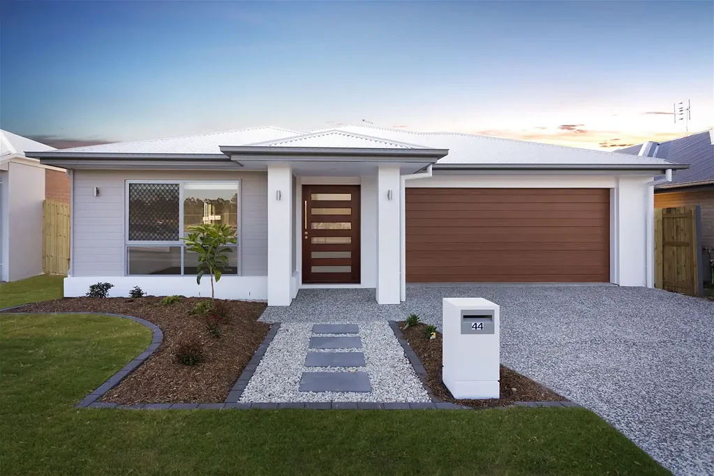 Redbank Plains 4ਬੈੱਡਰੂਮ House & Land with over $46,000 worth of luxury upgrades including 6.6kw solar system & 16 week build time